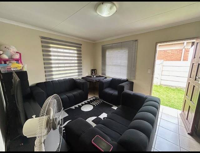 3 BEDROOM HOUSE FOR SALE IN THATCH HILL ESTATE